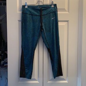 Nike cropped leggings- workout